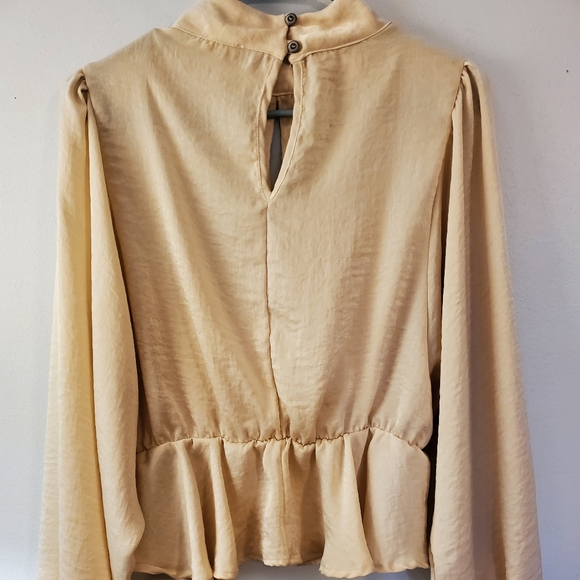 Peach Love Blouse - Picture 3 of 8